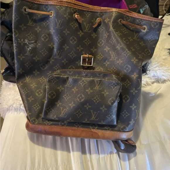 Vintage LV backpack. main image 5